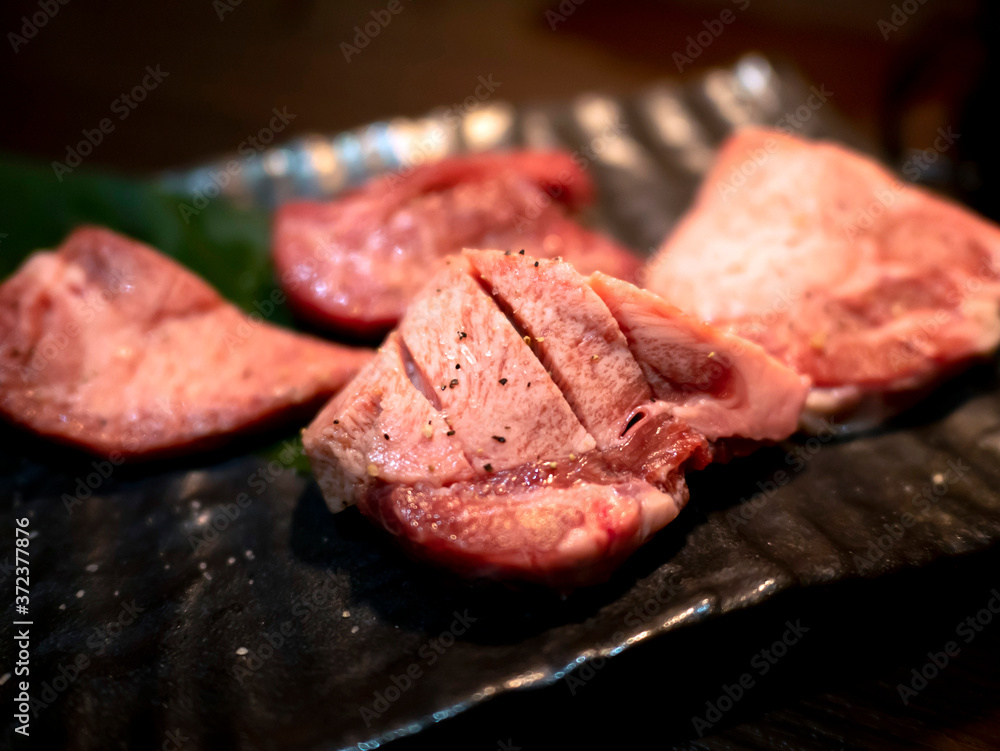 ジューシーな高級焼肉黒毛和牛【厚切りタン】 ジューシーな高級焼肉黒毛和牛【厚切りタン】