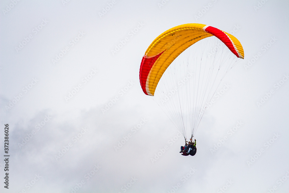 Parapentismo sobre Ansermanuevo en el departamento del Valle del Cauca Parapentismo sobre Ansermanuevo en el departamento del Valle del Cauca
