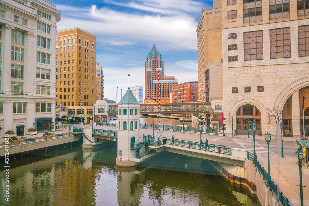 Obraz premium Milwaukee city downtown skyline USA