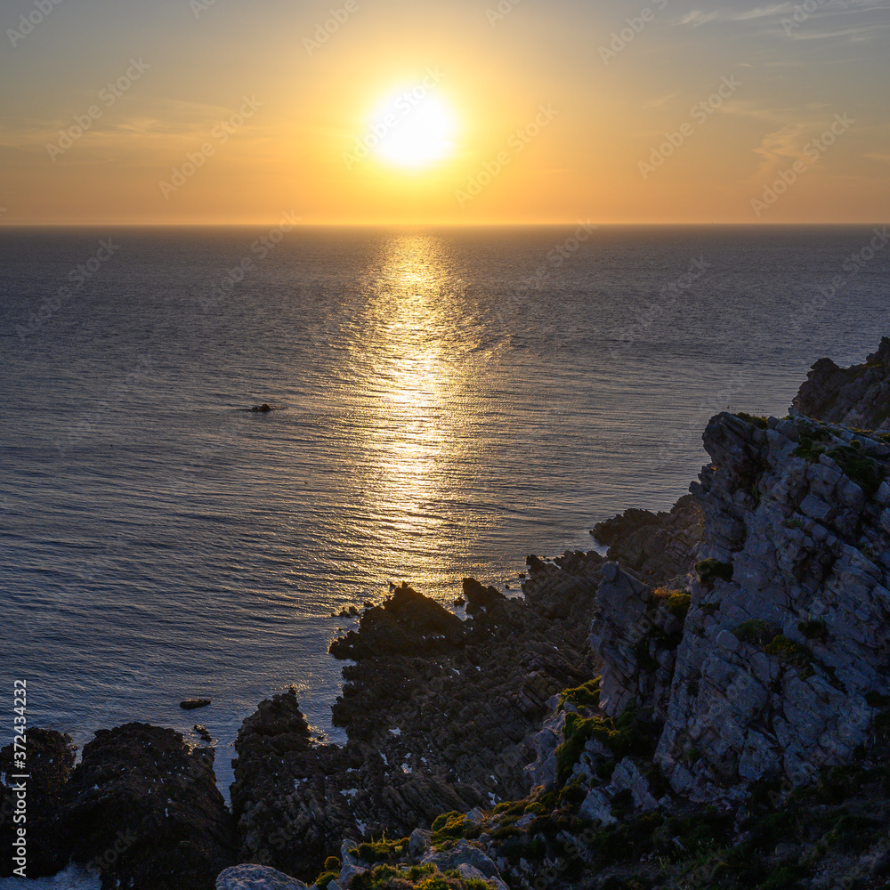 Obraz premium Erquy sunset from the cliff