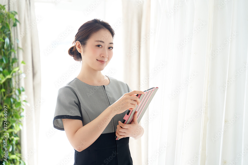 エステサロンで働く日本人女性