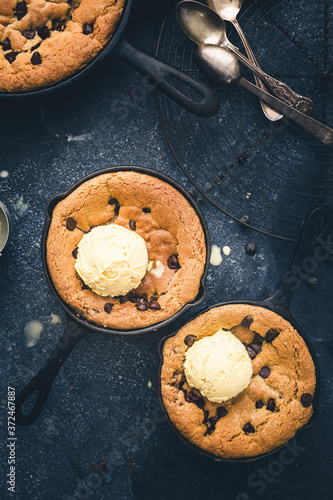 Skillet Cookie ( Pizookie ) photo