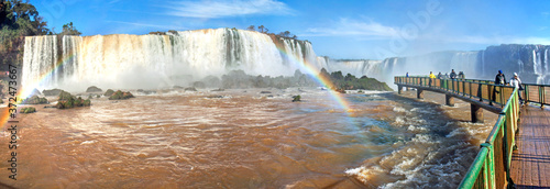 Obraz na plátně Viewpoint near Devil's throat falls of Iguacu waterfalls, Brazilian side, on a s