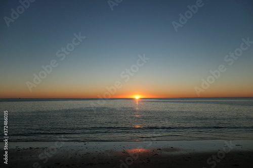 coucher de soleil à la plage © franz massard