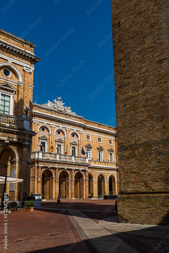 Recanati, la città marchigiana in provincia di Macerata, famosa per aver dato i natali al grande poeta italiano Giacomo Leopardi