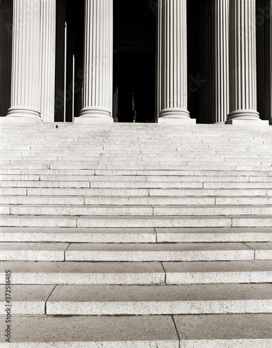 Steps t National Archives