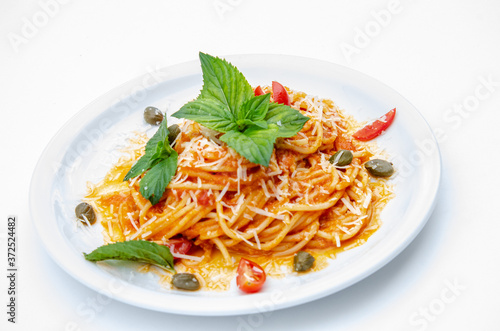 spaghetti with tomato sauce