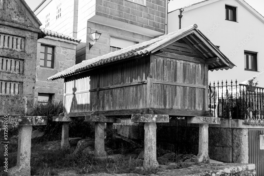 Horreos de Combarro (Galicia-España) Horreos de Combarro (Galicia-España)
