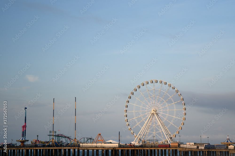 Atlantic City NJ/FAMOUS BEACH RESORT
with the Frerris Wheel. 
