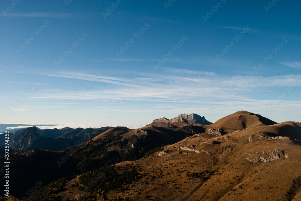 Naklejka premium Bolshoy Tkhach landscape with blue sky
