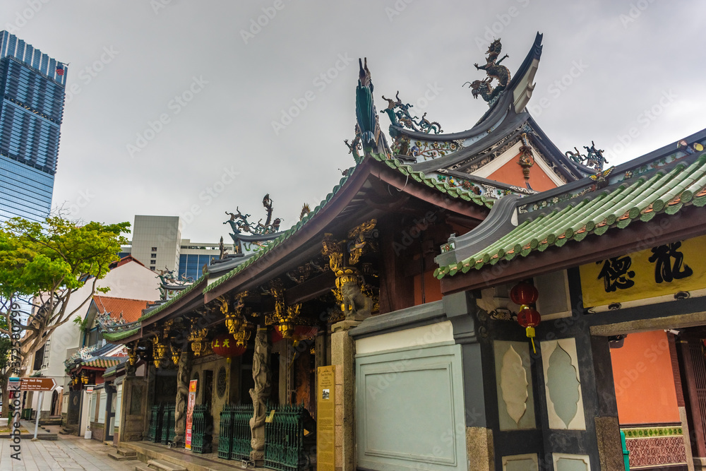 SINGAPORE, 2 OCTOBER 2019: Chinese temple in chinatown district SINGAPORE, 2 OCTOBER 2019: Chinese temple in chinatown district