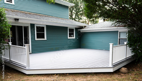 Konstfotografi New composite deck on back of house