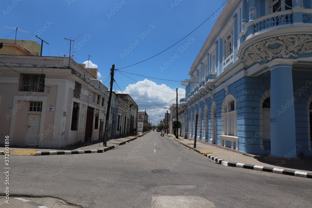 キューバの中部、フランス人が造った町シエンフエゴスの古い建物パラシオフェレールは美しい博物館