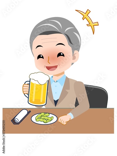 長年働いている事務員