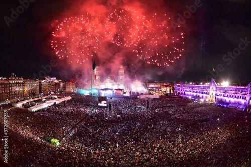 Multitud Zócalo Pirotecnicos