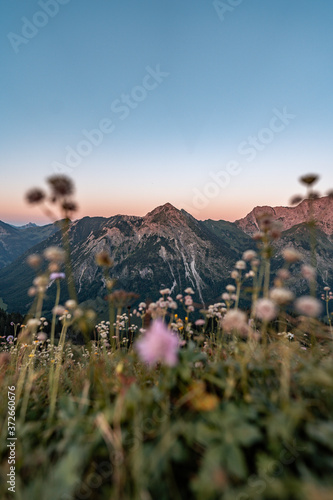 Sonnenuntergang in den Allgäuer Alpen / Hochalpen im Allgäu bei Oberstdorf photo
