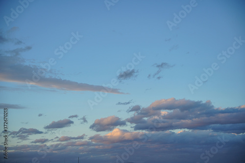 夏の早い夜明け｜晴れた日の青空