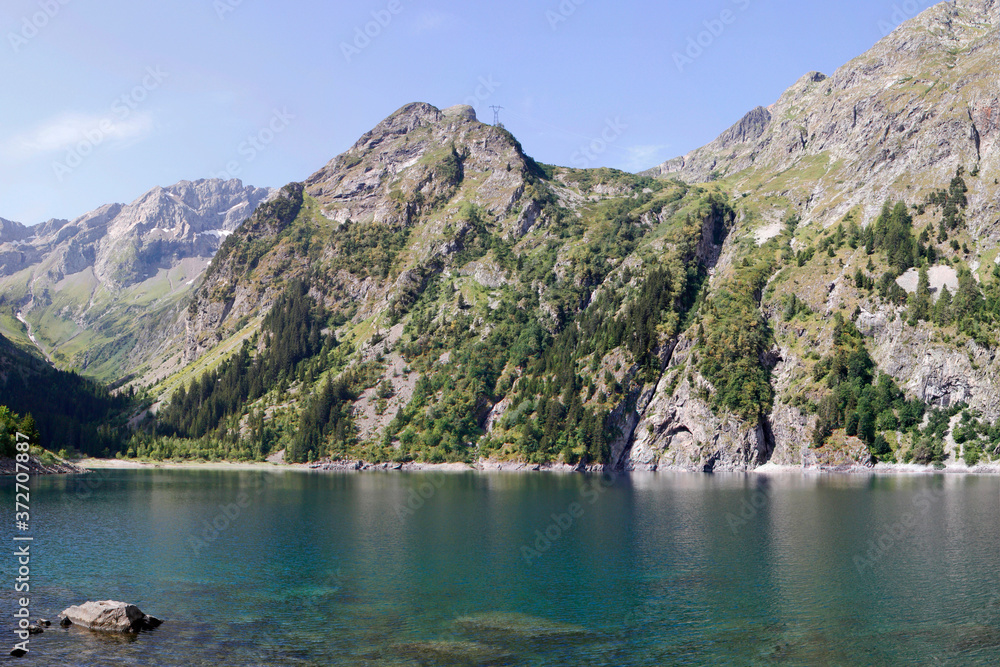 Lauvitel lake ands mountains