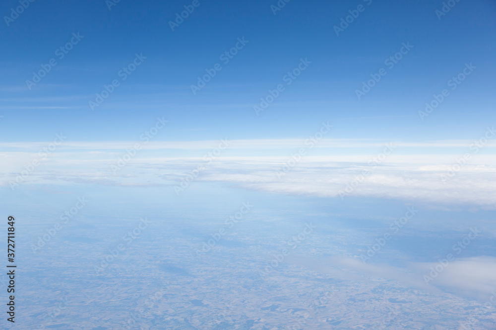 飛行機からの青空