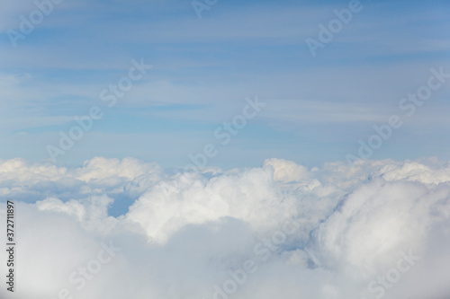 飛行機からの空と雲 © Paylessimages
