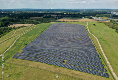 Deusenberg mit Solaranlage, Photovoltaik, Dortmund, Altdeponie photo