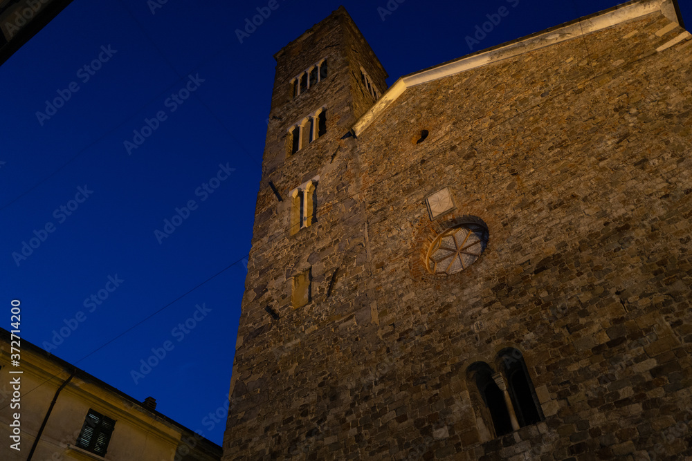 In the city of Serzana In the city of Serzana