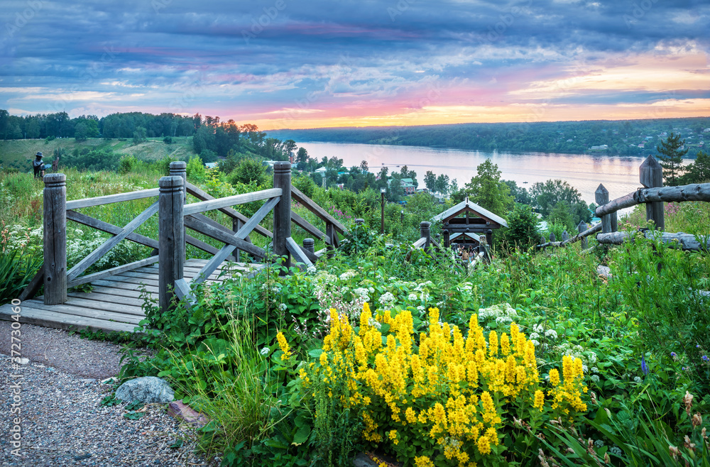 Fototapeta premium View of the Volga River from Mount Levitan in Plyos