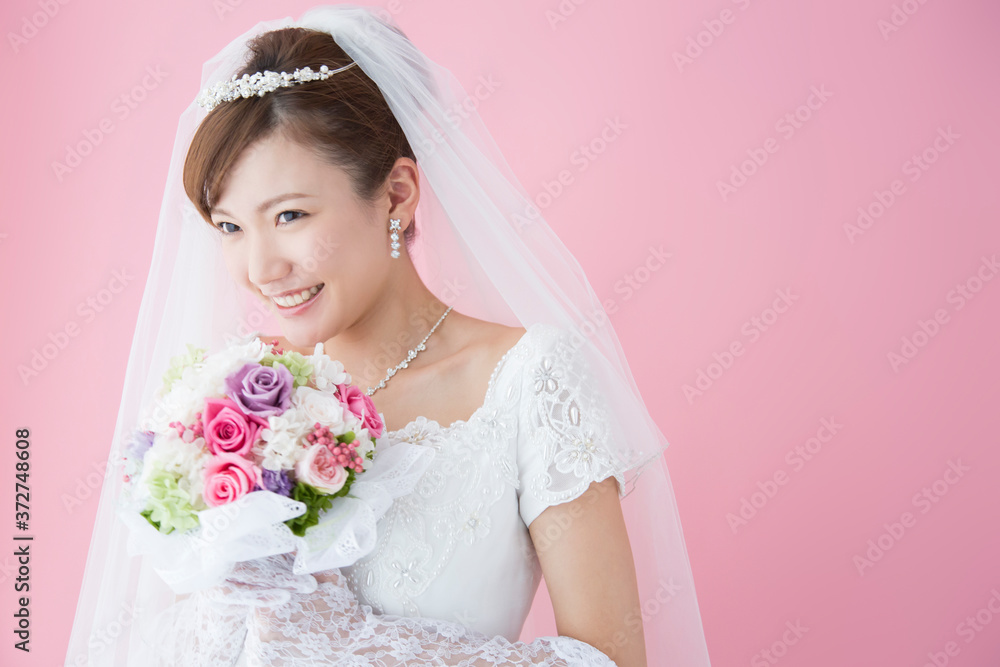 Naklejka premium 笑顔の花嫁