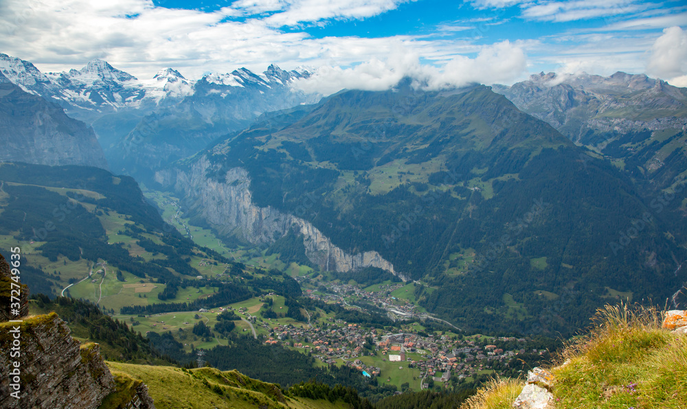 Obraz premium The villages of Lauterbrunnen and Wengen and the Lauterbrunnen valley, Switzerland.