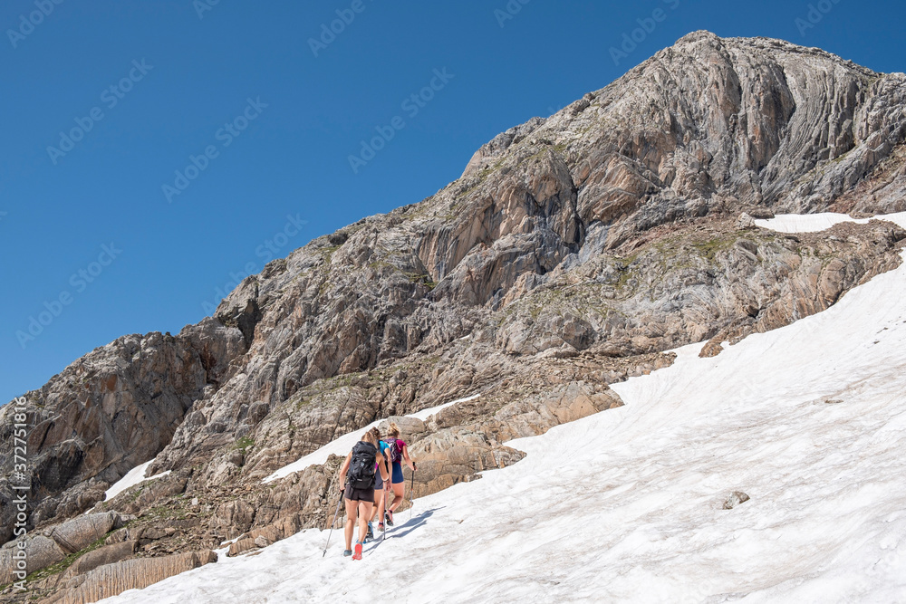 Obraz premium ascent to Garmo Negro peak, Pyrenean mountain range, Huesca, Spain