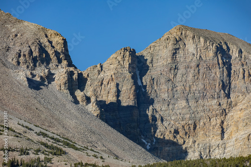 Sunny view of the beautiful Wheeler Peak from the Mather Point © Kit Leong