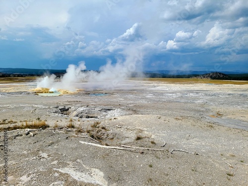 geyser in yellowstone national park