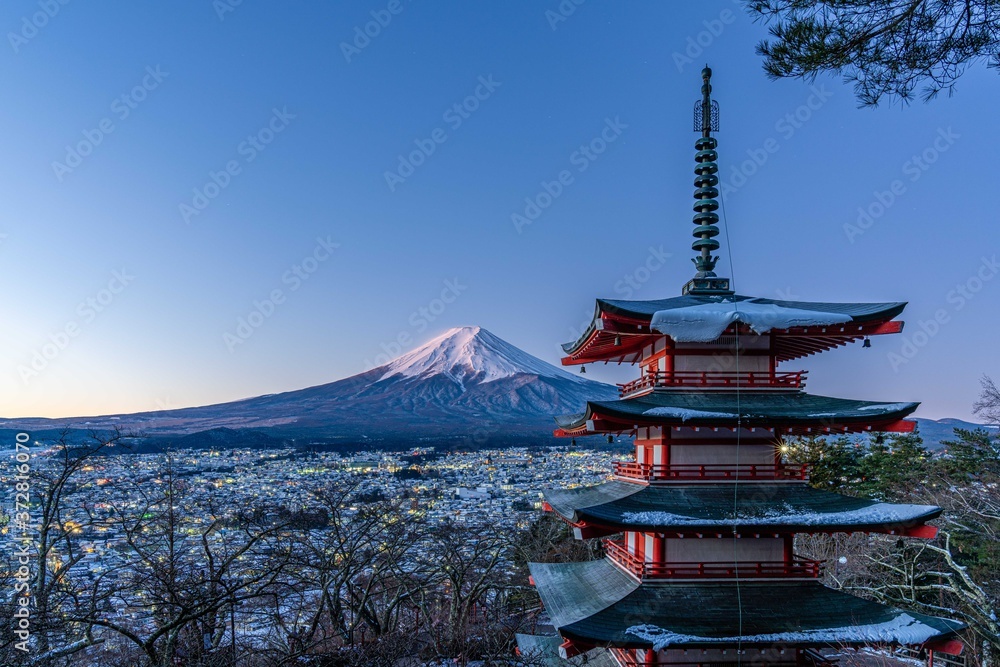 Look out from the Chureito Pagoda (Fujiyoshida) and Mount Fuji