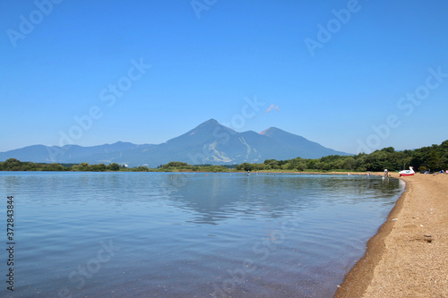 猪苗代湖と磐梯山（福島県・猪苗代町） photo