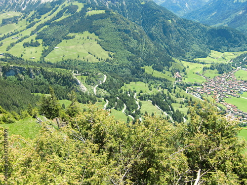 Serpentinen am Oberjochpass photo