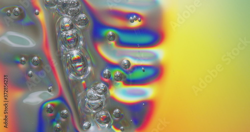 Canvas-taulu Bubbles On Melting Plastic