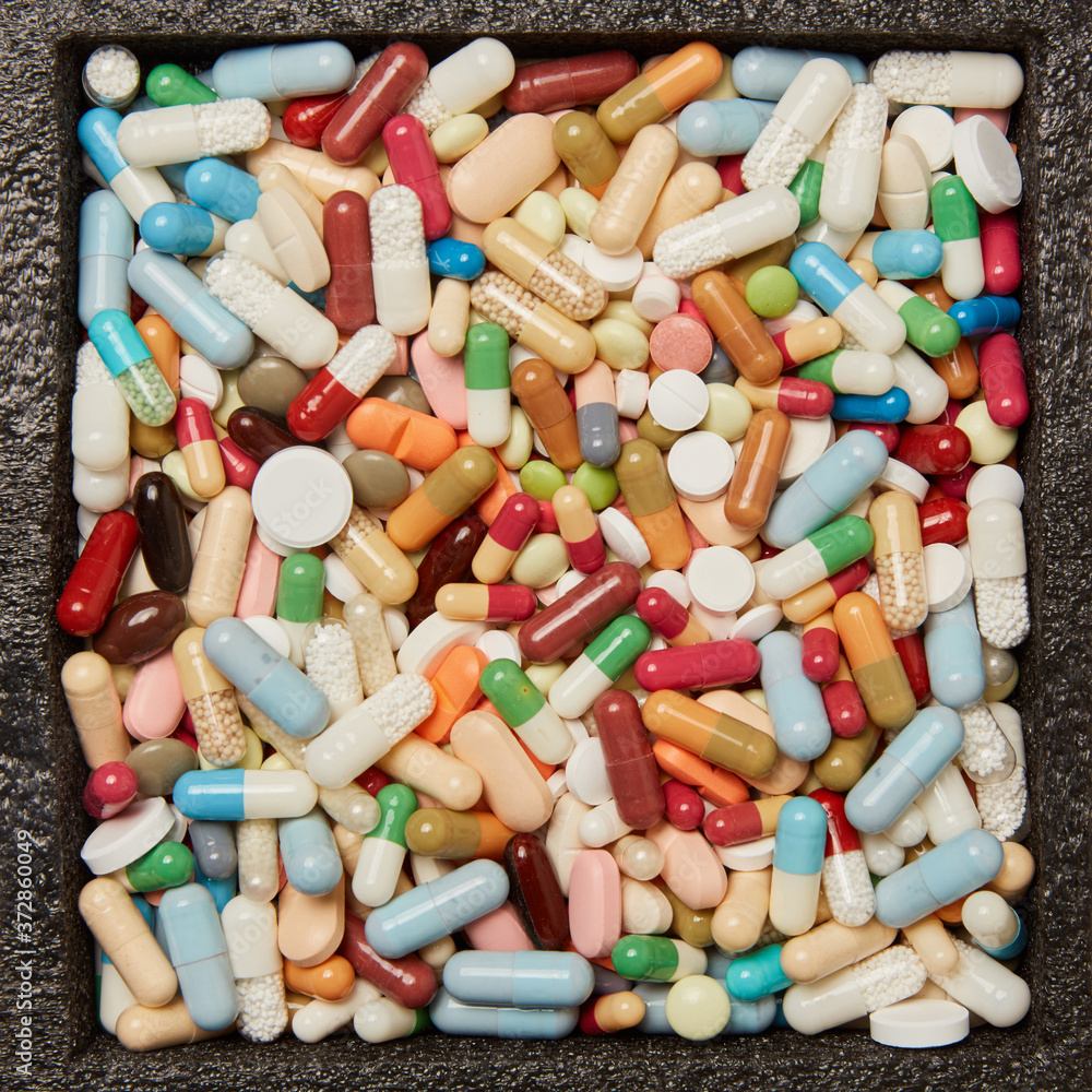 Bunte Tabletten und Medikamente von oben Bunte Tabletten und Medikamente von oben