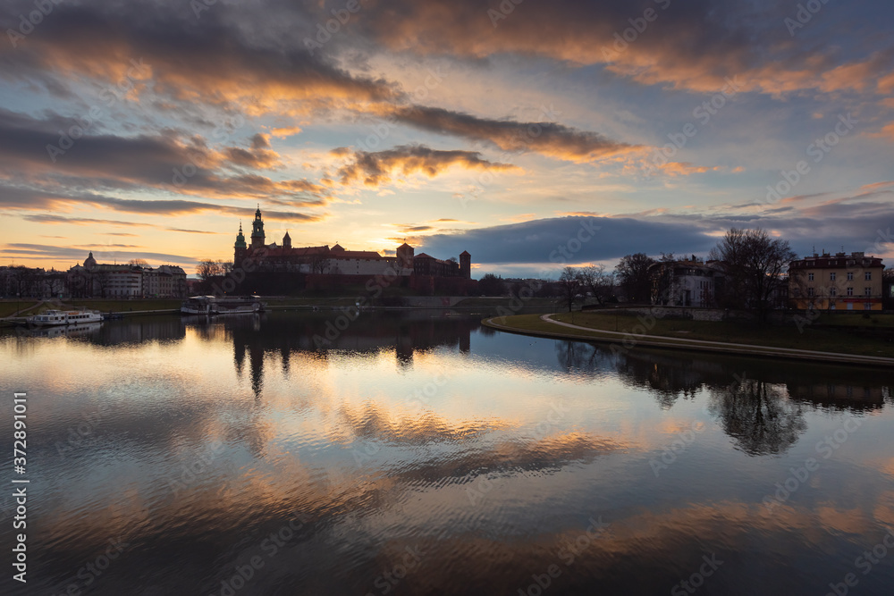 Fototapeta premium Royal Castle Wawel in Cracow in sunrise time.
