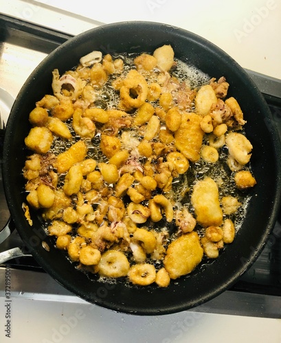 frying pan with potatoes