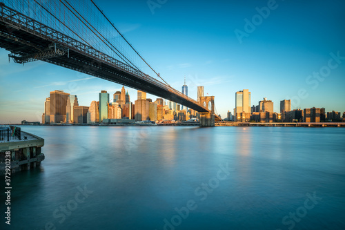 Manhattan skyline with Brooklyn Bridge, New York City, USA © eyetronic