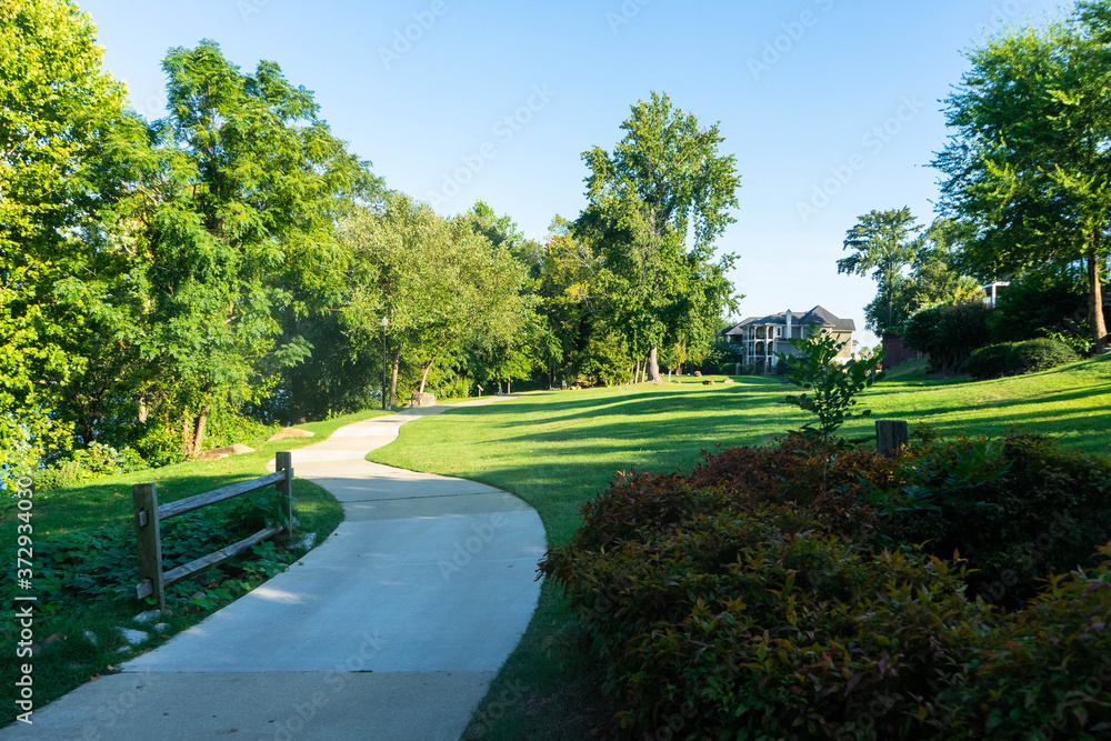 Obraz premium Pathway in Columbia, SC park near the river