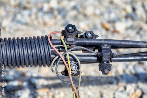 Canvastavla Electrical wire splicing