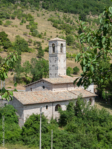 Iglesia de Santa Maria Assunta en Visso,  Parque Nacional del Monte Sibilini, Italia, verano de 2019 photo