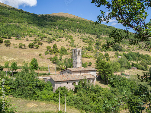 Iglesia de Santa Maria Assunta en Visso,  Parque Nacional del Monte Sibilini, Italia, verano de 2019 photo