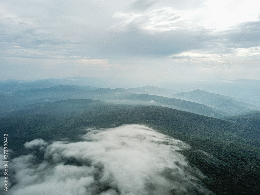 Obraz premium clouds over the mountains