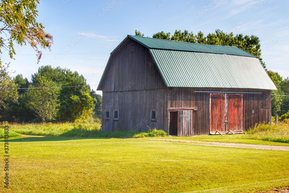 1063 - Red Door Barn of Mount Morris Road (1063-BAR-082020-1012A)
