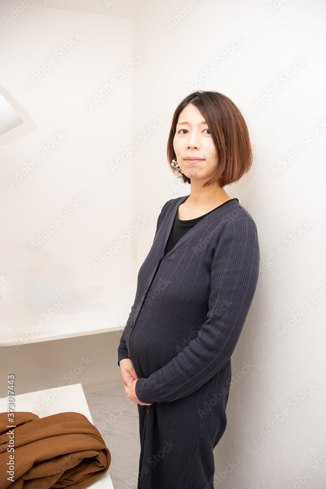 女性 上半身 妊婦 女性 上半身 妊婦