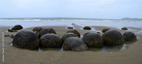 Moeraki boulders New Zealand