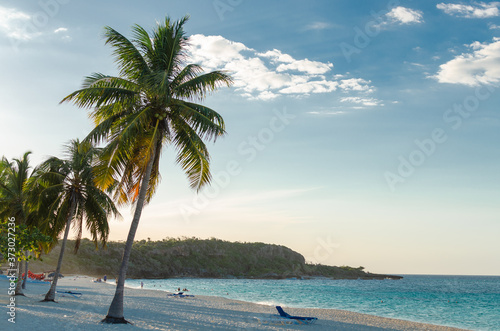 Vászonkép Hermosa Playa en Holguin, Cuba. Playa Esmeralda.