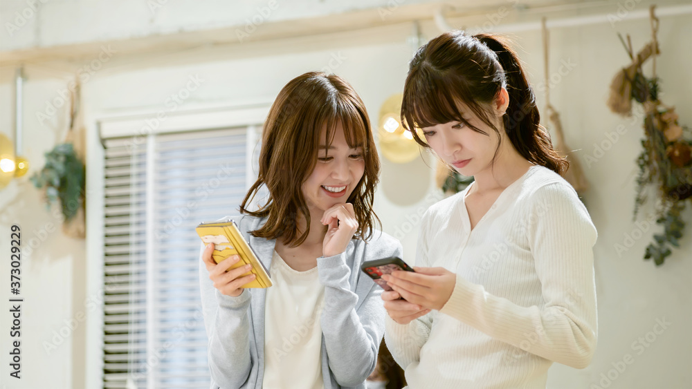 スマートフォン・女性 スマートフォン・女性